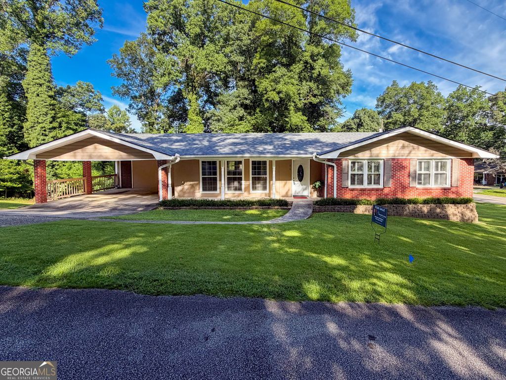 210 Greenwood Lane, Carrollton, GA 30117