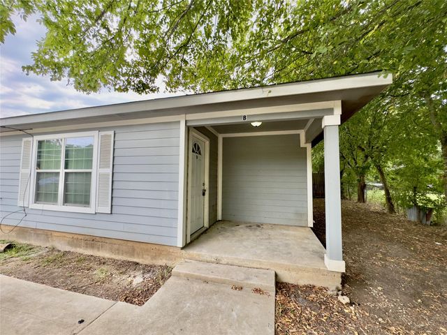 709 San Saba ST A, Lockhart, TX 78644