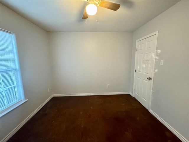 709 San Saba ST A, Lockhart, TX 78644