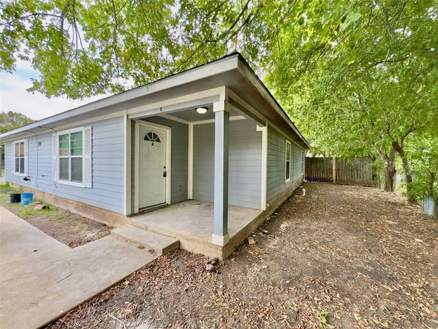 709 San Saba ST A, Lockhart, TX 78644