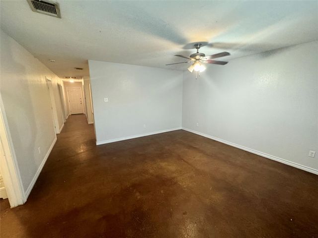 709 San Saba ST A, Lockhart, TX 78644