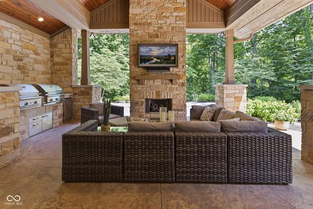 14950 Geist Ridge Drive, Fishers, IN 46040