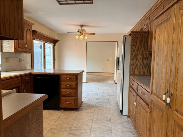 1908 Canterbury Street, Leavenworth, KS 66048