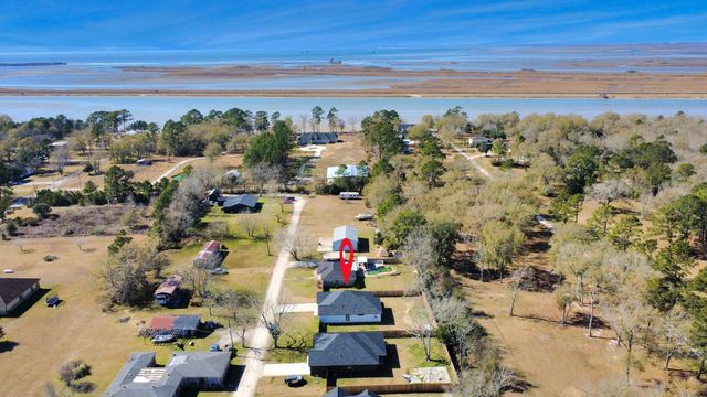 118 Nelson Road, Anahuac, TX 77514