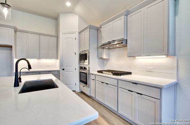 12197 Heartvine Parkway, Schertz, TX 78154