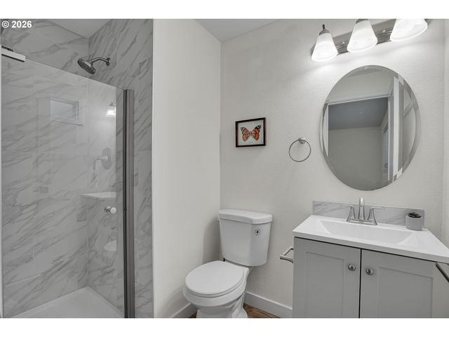 680 Sw WILLOW CREEK Dr, Beaverton, OR 97003