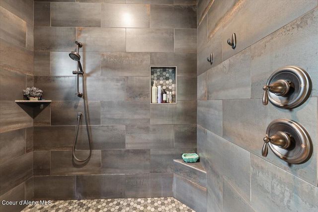 145 E HANLEY AVE, Dalton Gardens, ID 83815