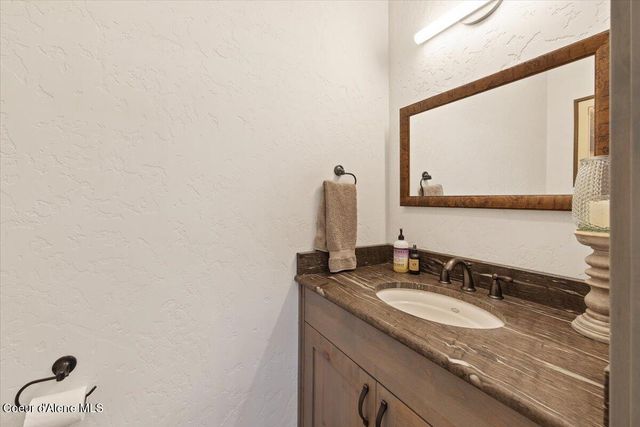 145 E HANLEY AVE, Dalton Gardens, ID 83815