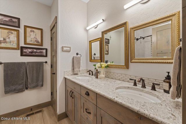 145 E HANLEY AVE, Dalton Gardens, ID 83815