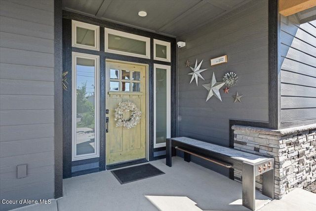 145 E HANLEY AVE, Dalton Gardens, ID 83815