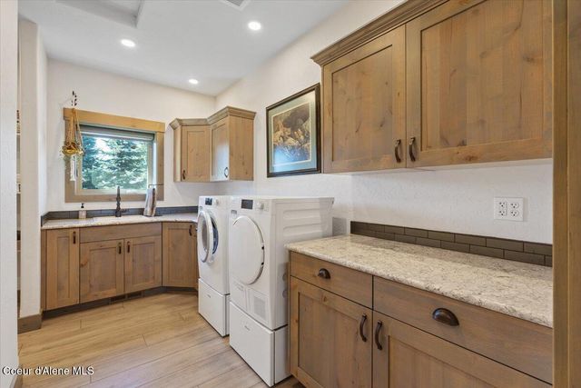 145 E HANLEY AVE, Dalton Gardens, ID 83815