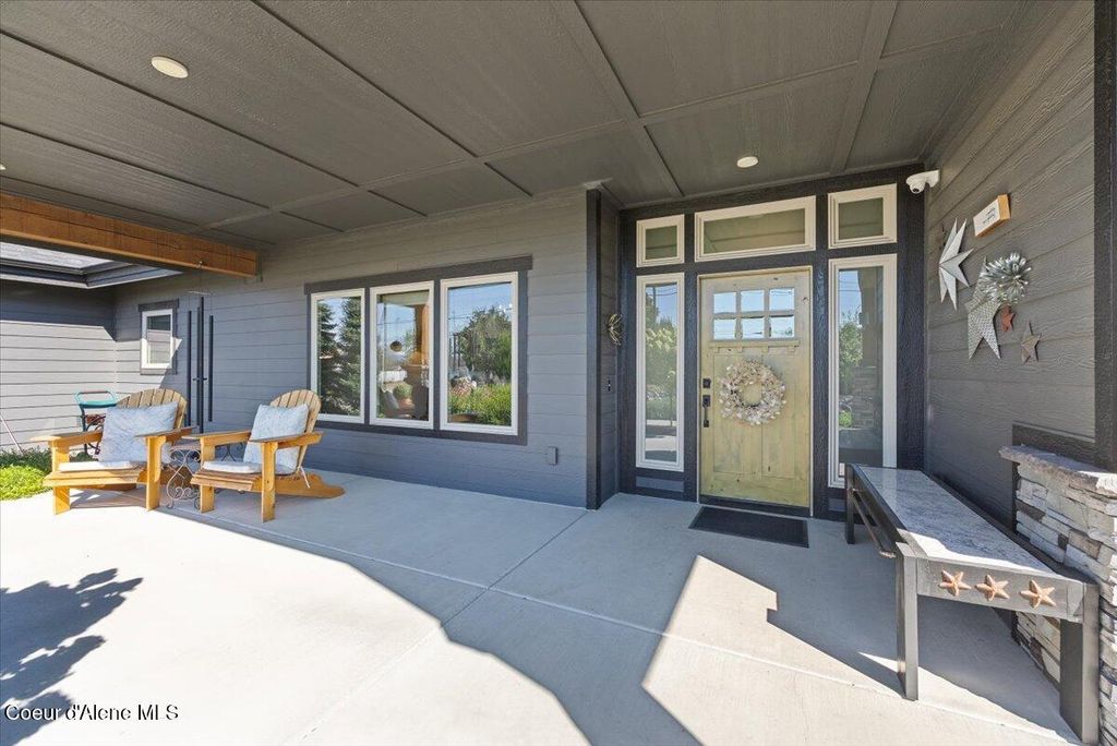 145 E HANLEY AVE, Dalton Gardens, ID 83815 photo 2