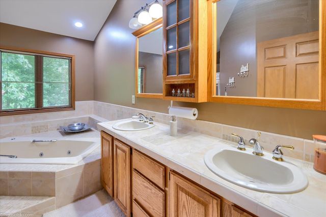 11523 Kings Coach Road, Grand Blanc, MI 48439