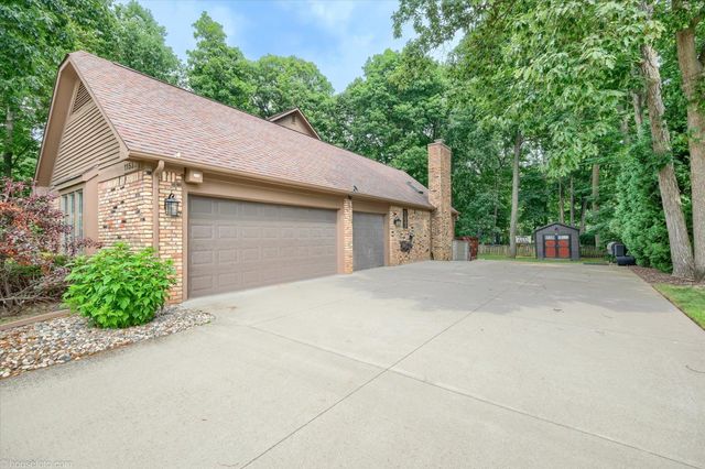 11523 Kings Coach Road, Grand Blanc, MI 48439