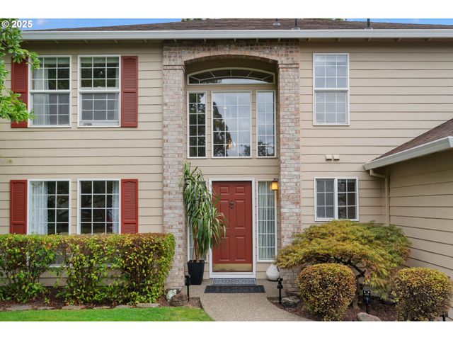 9358 Sw CLARIDGE Dr, Portland, OR 97223