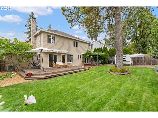 9358 Sw CLARIDGE Dr, Portland, OR 97223