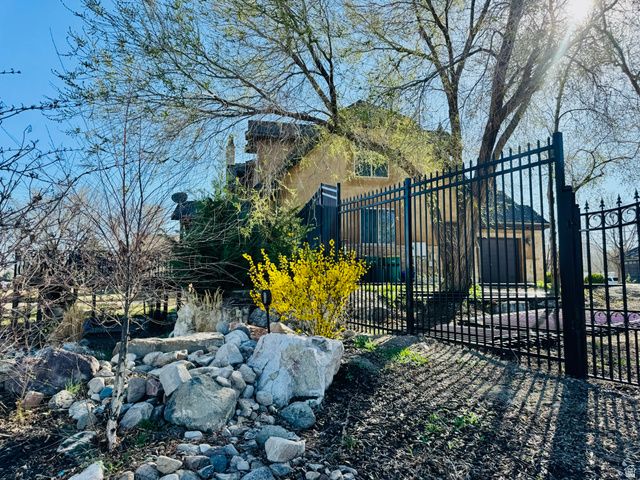 15319 S INDIAN PAINT CIR, Bluffdale, UT 84065