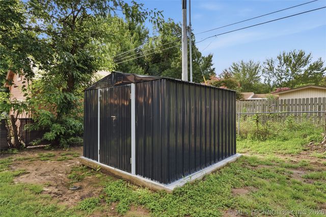 1420 E 8th Street, Okmulgee, OK 74447