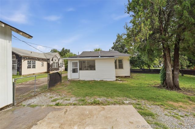 1420 E 8th Street, Okmulgee, OK 74447
