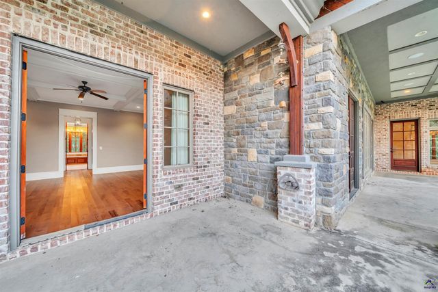 97 Southshore Court, Bonaire, GA 31005