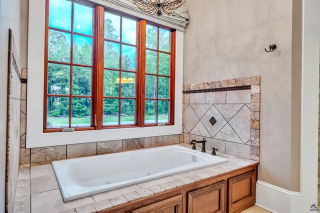 97 Southshore Court, Bonaire, GA 31005