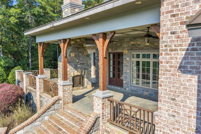 97 Southshore Court, Bonaire, GA 31005