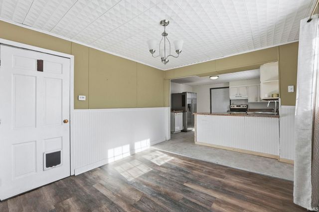 725 S Main Street, Kendallville, IN 46755