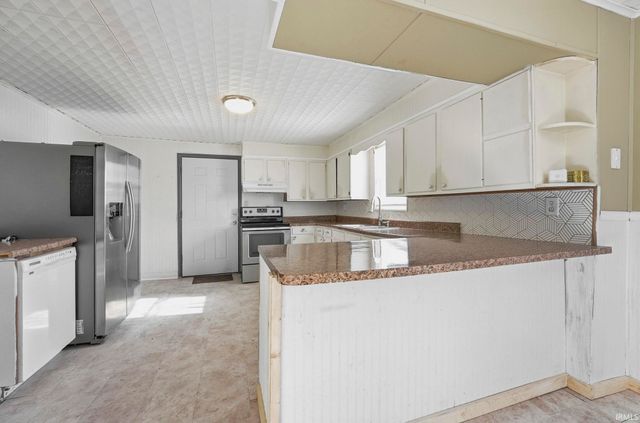 725 S Main Street, Kendallville, IN 46755