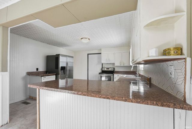 725 S Main Street, Kendallville, IN 46755