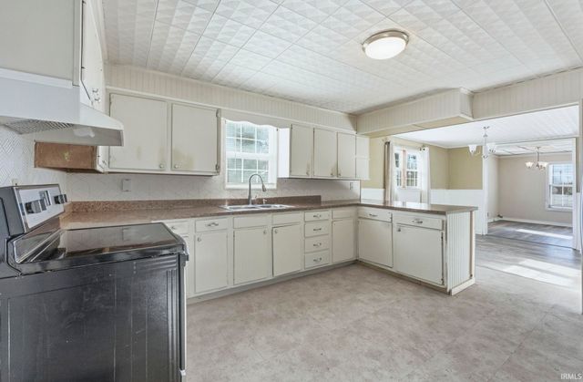 725 S Main Street, Kendallville, IN 46755