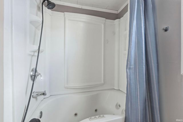 725 S Main Street, Kendallville, IN 46755