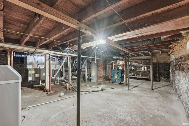 725 S Main Street, Kendallville, IN 46755