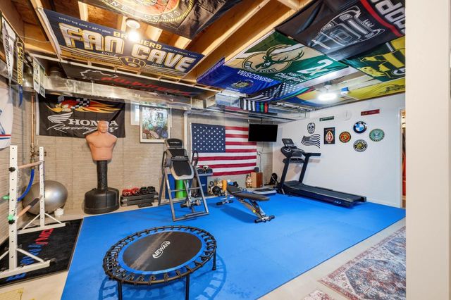 3677 E Carpenter AVENUE, Cudahy, WI 53110