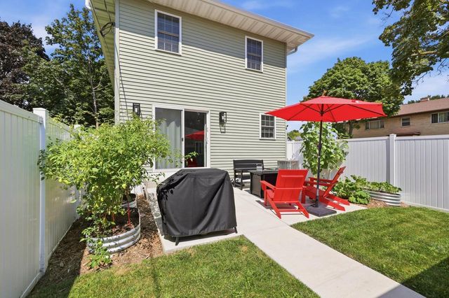 3677 E Carpenter AVENUE, Cudahy, WI 53110