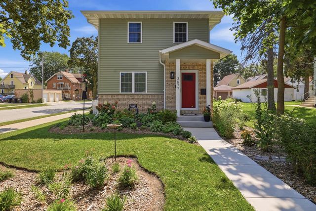 3677 E Carpenter AVENUE, Cudahy, WI 53110