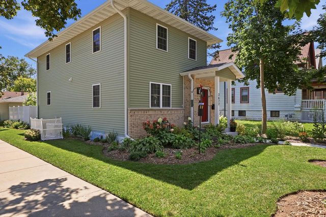 3677 E Carpenter AVENUE, Cudahy, WI 53110