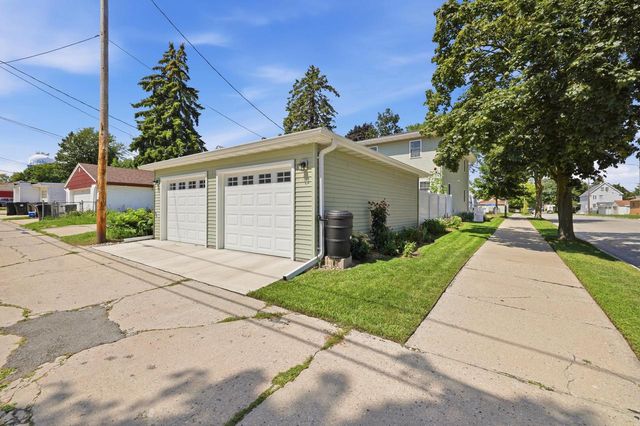 3677 E Carpenter AVENUE, Cudahy, WI 53110