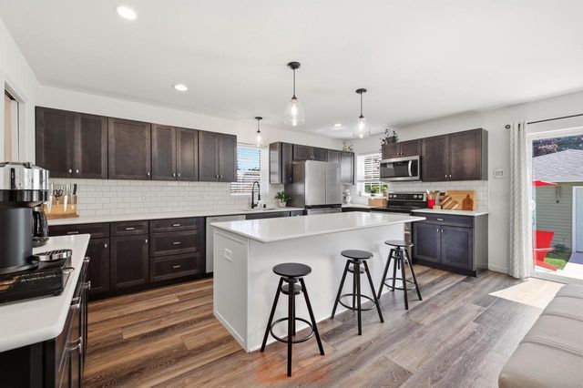 3677 E Carpenter AVENUE, Cudahy, WI 53110