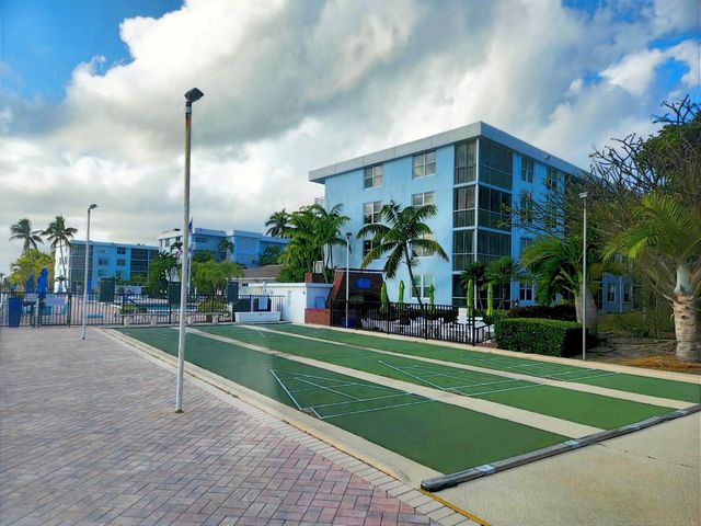 2008 S Federal Highway, Boynton Beach, FL 33435