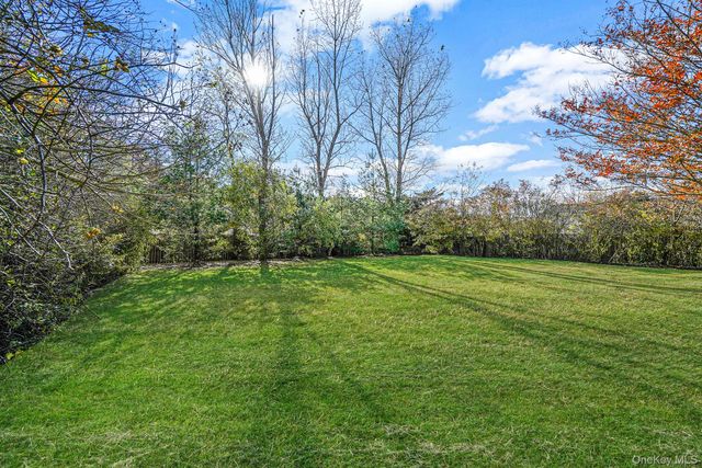 4 Malcolm Street, Bellport, NY 11713