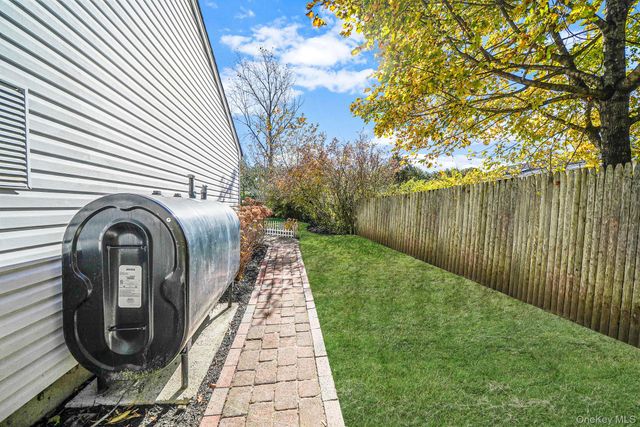 4 Malcolm Street, Bellport, NY 11713