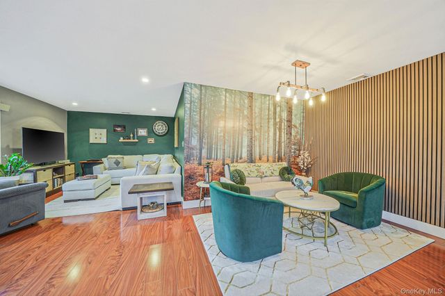 4 Malcolm Street, Bellport, NY 11713