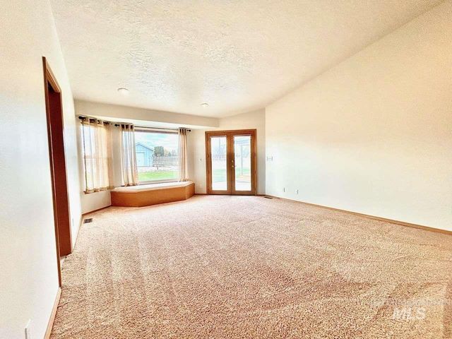 6975 J&S Circle, Nampa, ID 83686