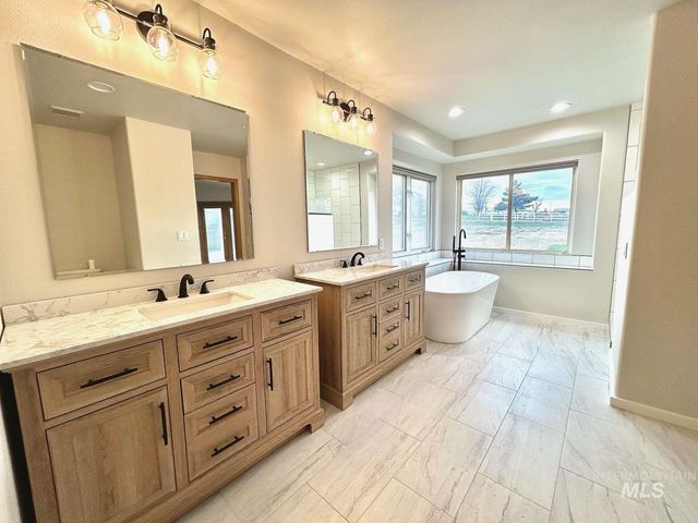 6975 J&S Circle, Nampa, ID 83686