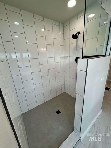 6975 J&S Circle, Nampa, ID 83686