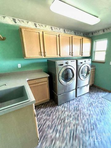 6975 J&S Circle, Nampa, ID 83686