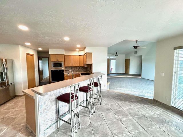 6975 J&S Circle, Nampa, ID 83686