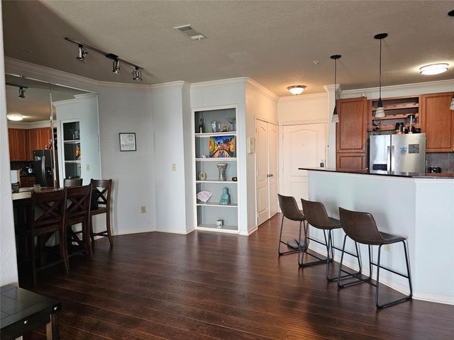 1711 Old Spanish Trail 313, Houston, TX 77054