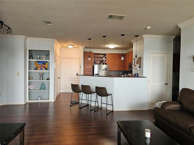 1711 Old Spanish Trail 313, Houston, TX 77054