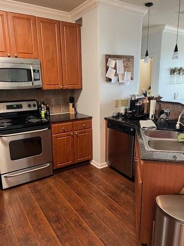 1711 Old Spanish Trail 313, Houston, TX 77054